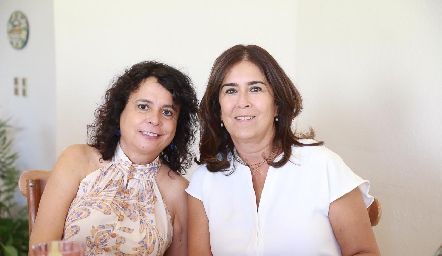  Sandra Galván y Lucia Bravo.