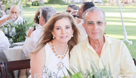  Antonio Navarro y Emma Díaz de León.