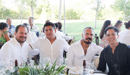  Víctor, Carlos, Alejandro y Mauricio.