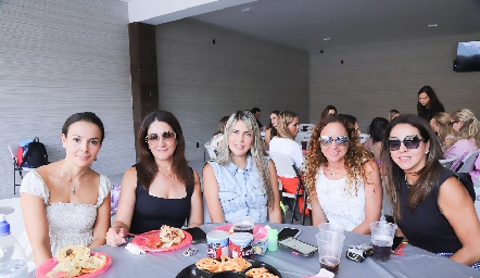  Adriana Revuelta, Mirei Lafuente, Mariana Berrones, Belinda Muradas y Fernanda Castillo.