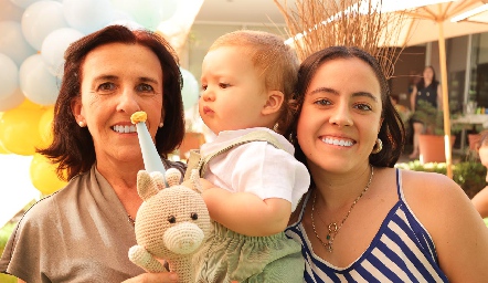  Montse y Montse con Franco.