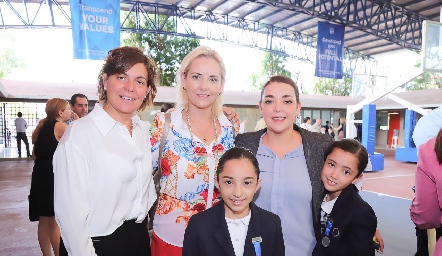  Ale Alcalde, Aranza Puente, Mariana Dávila, Amaya Zavala y Valentina Torres.