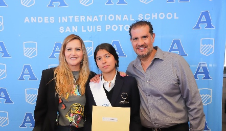  Érica, Regina y Juan José.