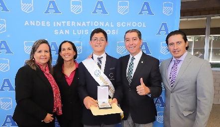  Estela López, Fabiola Martínez, Agustín Ramírez, Víctor Martínez y Beethoven Chávez.