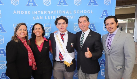  Estela López, Fabiola Martínez, Nicolás Herrera, Víctor Martínez y Beethoven Chávez.
