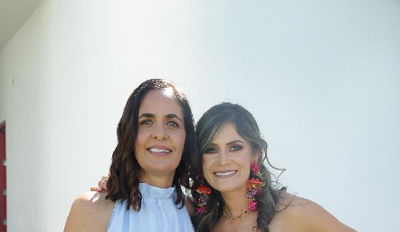  Paola Soto y Montserrat Garcia.