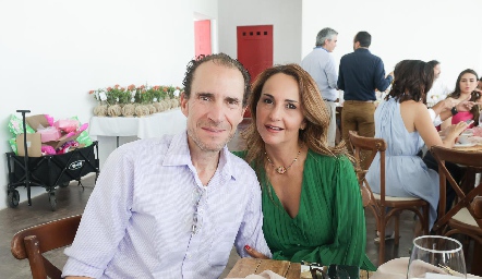  Luis Nava y Cristina Villanueva.