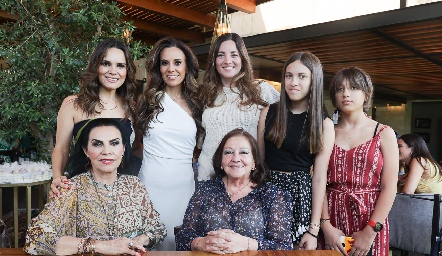  Ale Díaz de León Galarza, Dani Díaz de León Galarza, Caro Rocha, Fer y Montse, Yoya Galarza y Lilia Alejandra de Rocha.