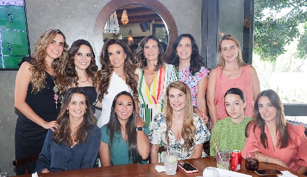  Lucía, Ale, Dani, Carla, Laura, Meritchell, Vanessa, Bea, Estefanía, Pamela y Mónica.