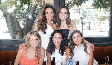  Dani Díaz de León, Ale Díaz de León, Priscila González, Irasema Abud y Coco Canseco.