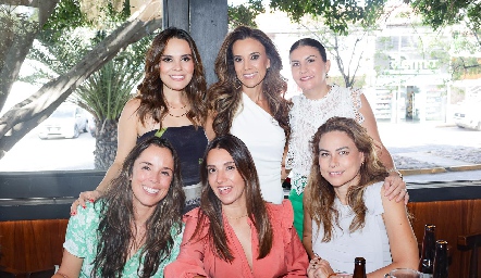  Ale Díaz de León, Dani Díaz de León, Roxana Gómez, Ale Leos, Vanessa Galarza y Mónica Mateos.