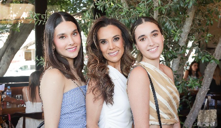  Camila Garza, Dani Díaz de León y Sofi Garza.