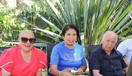  María Elena Montañés, Margarita Espinosa y Juan Hilario Ortuño.