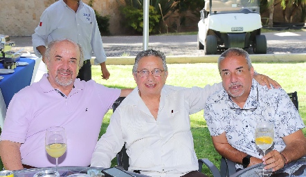  Los hermanos, Chito, Fabián y Chavo Espinosa Díaz de León.