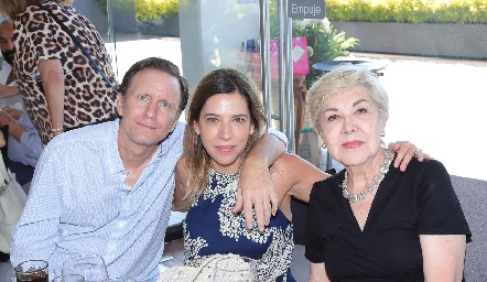  Federico García, Daniela Calderón y María Esther de Lourdes Aguiñaga.