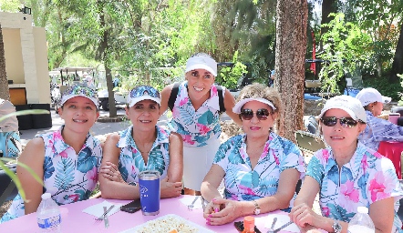  Lilian Muñoz, Gaby Godínez, María Acebo, Vicky Godínez y Cony Villasuso.
