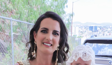  Sandra Villasuso y Regina Güemes.