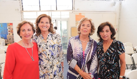  Carmelita Reynoso, Luz María Reynoso, Josefina Güemes y Roseli Medina.