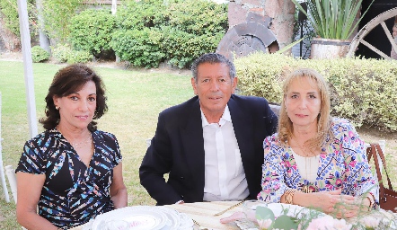  Roseli Medina, Carlos Medina y Alma Guerrero.