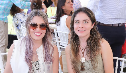 Daniela y Andrea Medina.