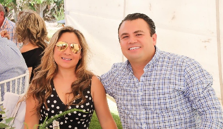  Mariadna Loredo y Adrián Aguilar.