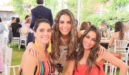  Marlene Stahl, Giselle Stahl y Leticia Stahl.