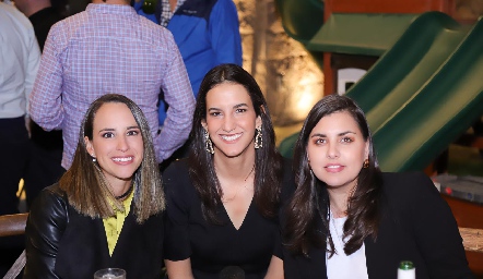 Úrsula Ortuño, Maite Torres y Sofi Quintanilla.