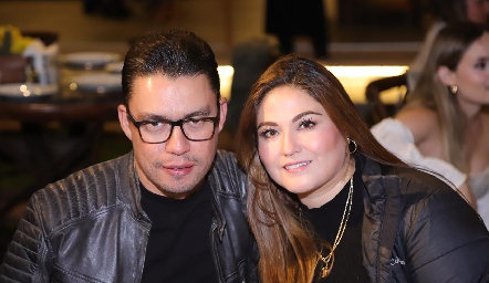  Saúl Méndez y Gaby Ortiz.