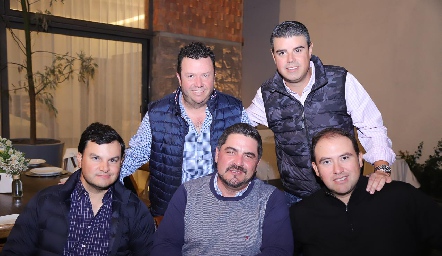  Raúl Torres, Francisco, Roberto Meade, Carlos Fernández y Santiago Labastida.