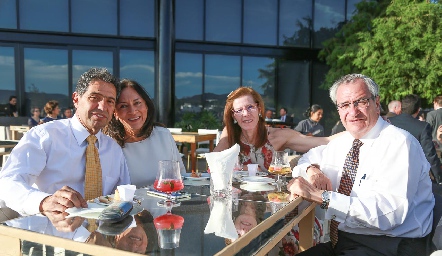  Arnulfo Aguirre, María Elena Algara, Ana Paula y Raúl Yan.
