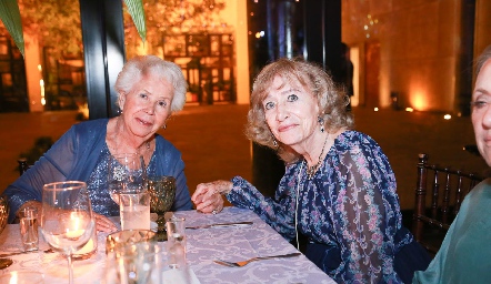  Socorro Alonso y Yolanda Gamba de Peña.