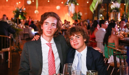  Eduardo y Álvaro Gómez.