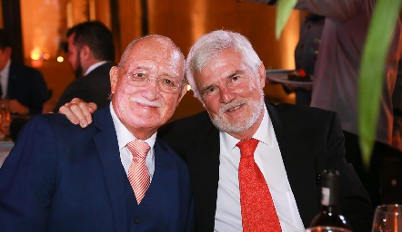  Carlos Velázquez y Guillermo Martí.