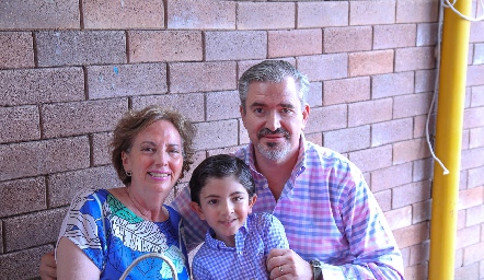  Carmelita Reynoso, Alejandro y Mario Güemes.