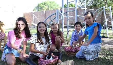  Paulina Güemes, Daniela, Montserrat, Alejandro Güemes y Ana Sofía.