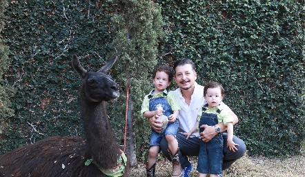  Horacio Lizaola con Paolo y Bosco Lizaola.