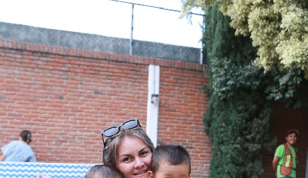  Adriana con Karim y Gael.