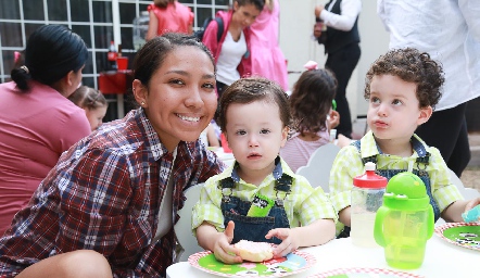  Adriana Hernández y Paolo.