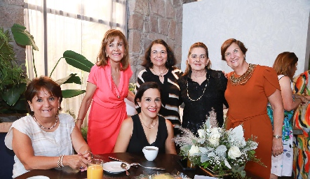  Lucía Estrada, Marta González, Alicia Gómez, Olga Robles, Rita Ladrón de Guevara y Alice Salguero.