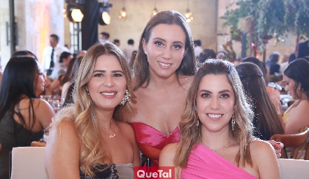  Lourdes Robles, Patricia De Antuñano y Paulina Robles.