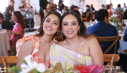  Ximena López y Mónica del Castillo.