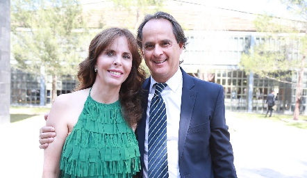  Claudia Castro y Raúl Antunes.