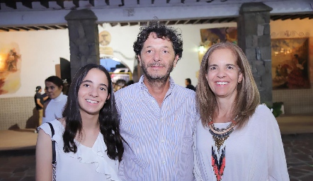   Valentina Gameros, Manuel Gameros y Marisol Álvarez.