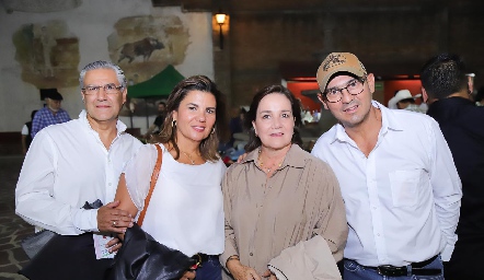  Juan Manuel Piñero, Montse Abella, Sandra y Alejandra Villalobos.