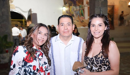  Martha García, Ricardo Ramírez y Sandra Teran.