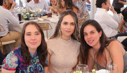  María Canales, Iliana Rodríguez y Alejandra Rosales.