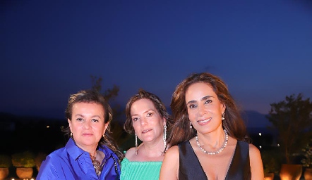  Idalia Cruz, Claudia Revuelta y Cristina Chevaile.
