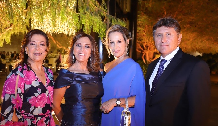  Olga Lilia Contreras, Tichis Araiza, Alejandra Medina y Carlos Román.