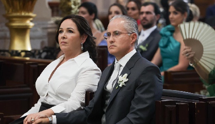  Claudia Álvarez y Jorge Aldrett, papás de la novia.