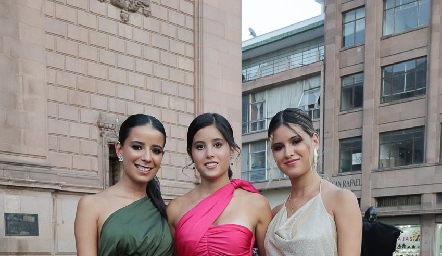  Daniela, María e Isabella Navarro Aldrett.